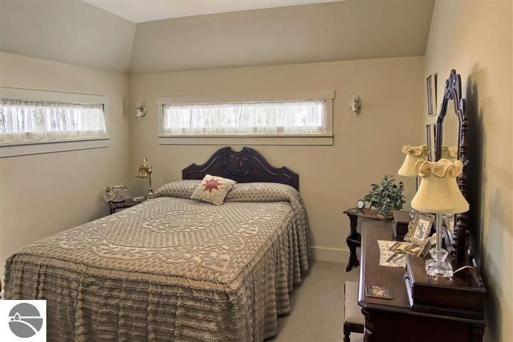 230 Wellington Street, Traverse City, MI 49686